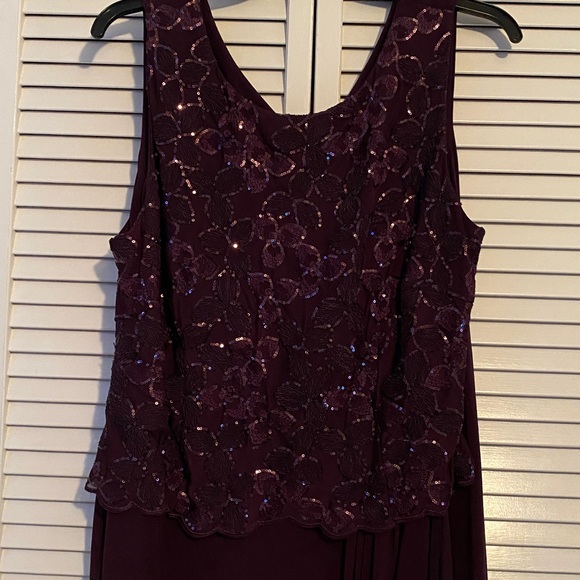 Elegant Plum Women's Dress/Jacket - Picture 2 of 9